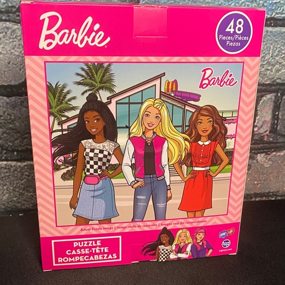 Barbie Pink Puzzle with Fashionable Characters - Picture 4 of 4
